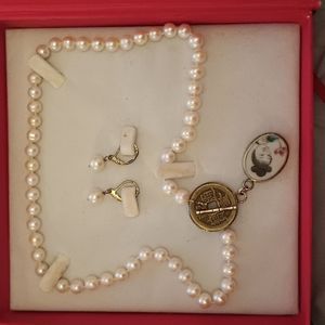 Unique Chinese pearls and matching earrings